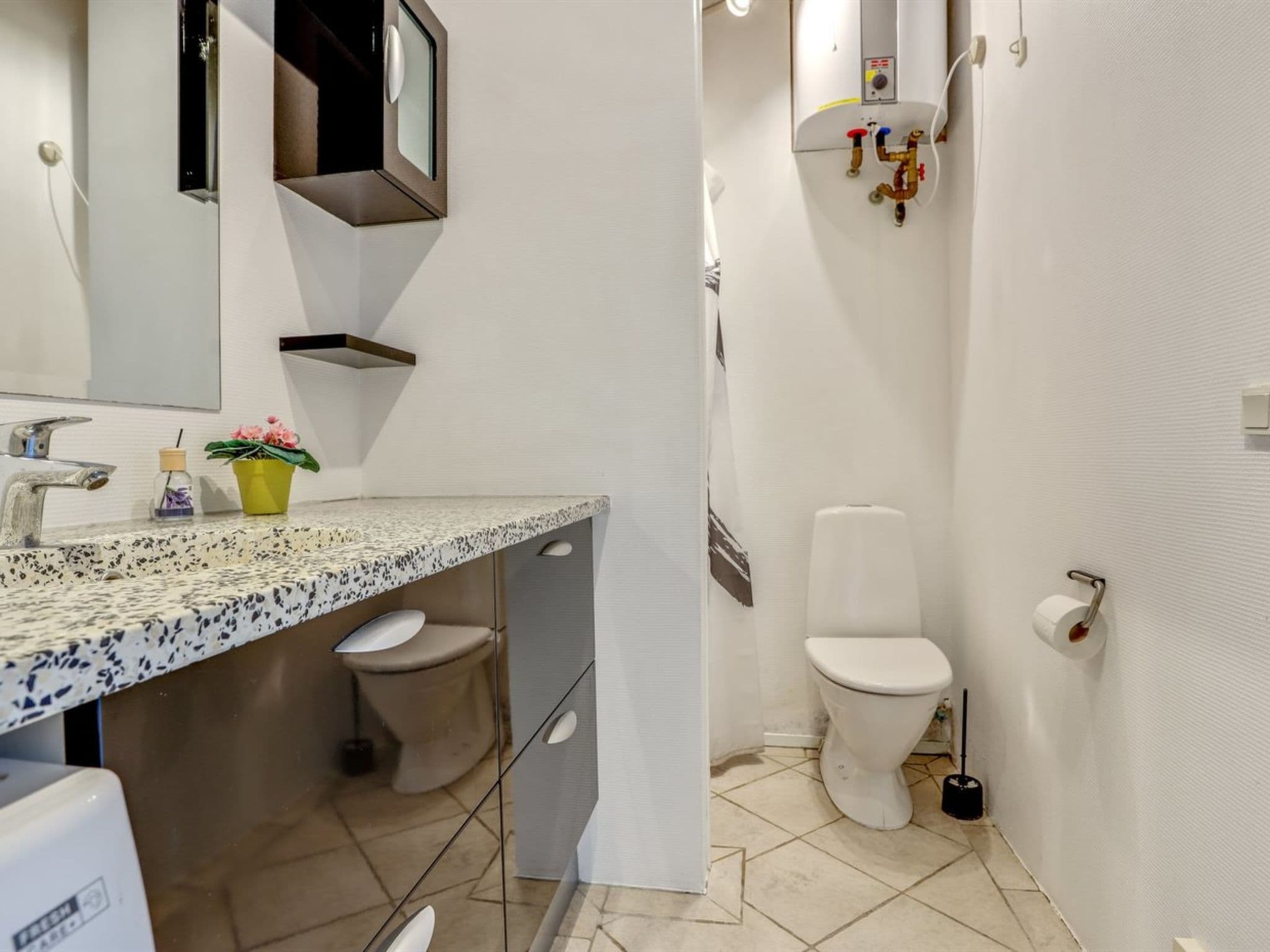 Bathroom / Wellness