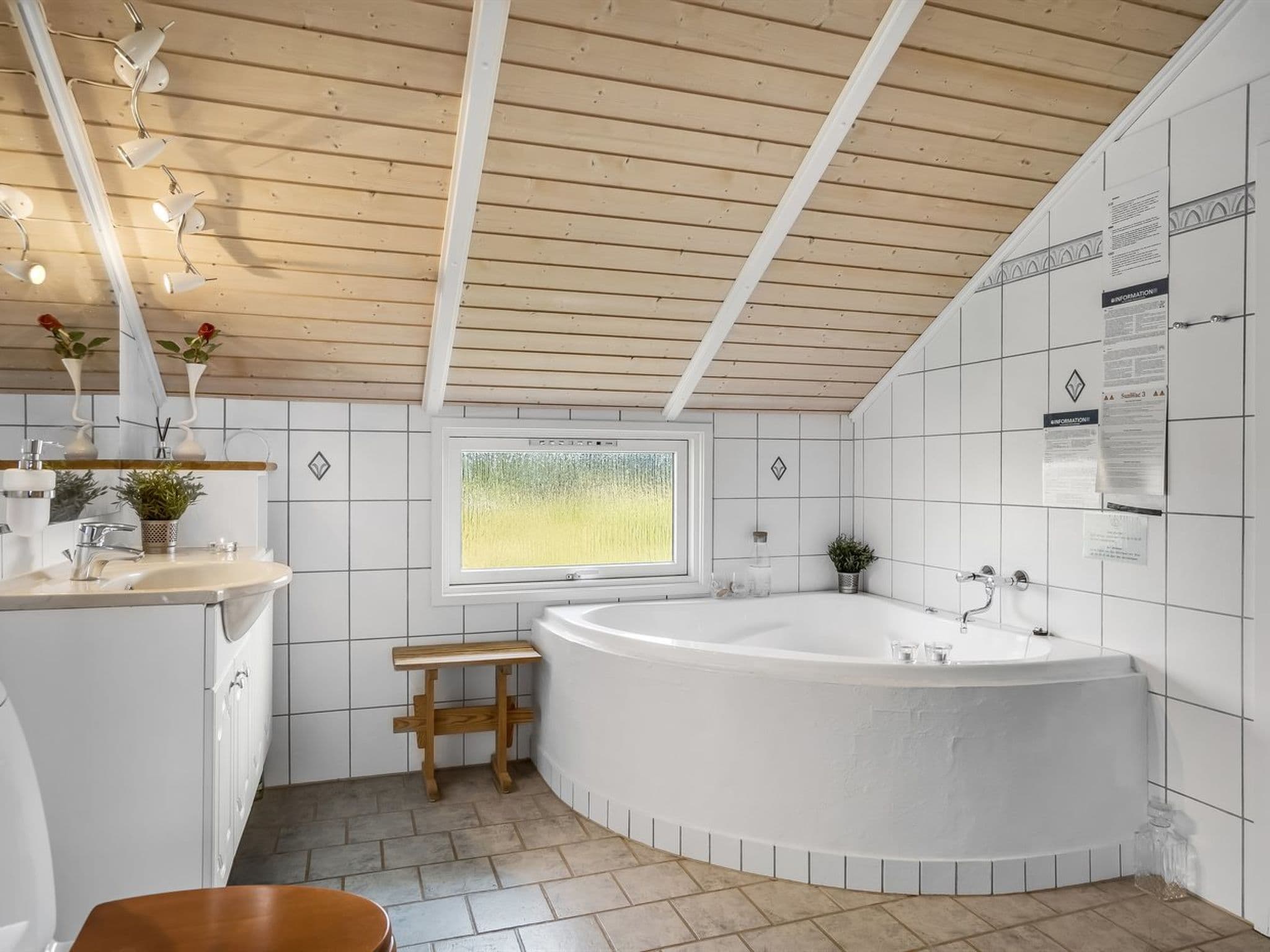 Bathroom / Wellness
