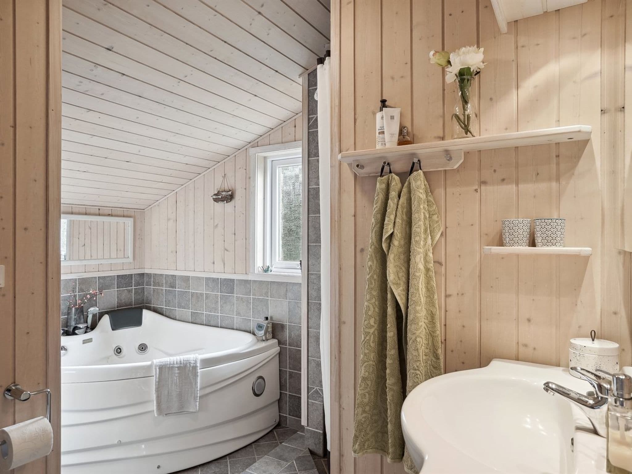 Bathroom / Wellness