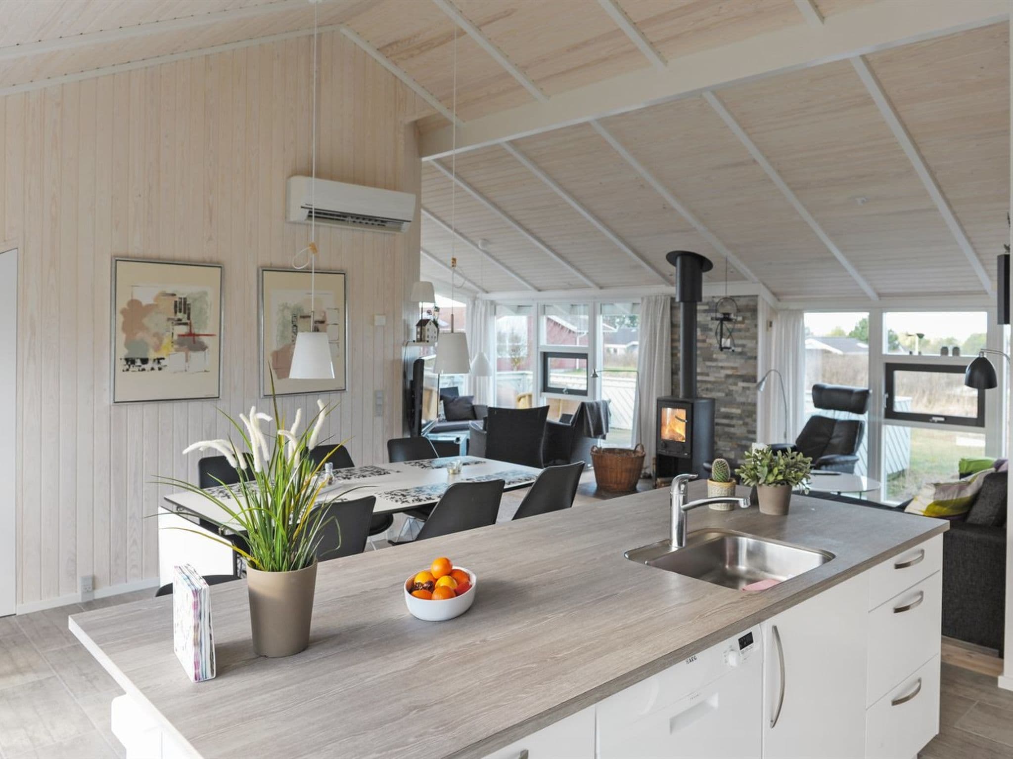 Kitchen / Dining Room
