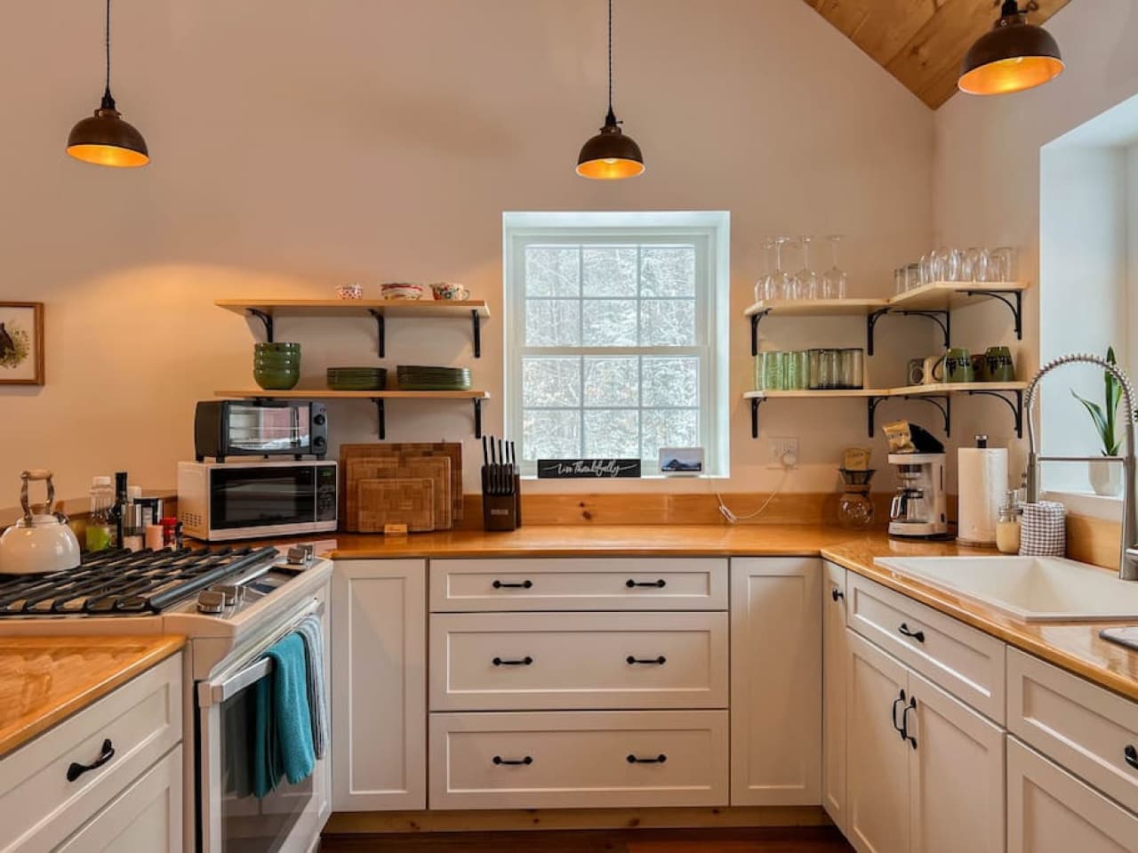 fully equipped kitchen for your use