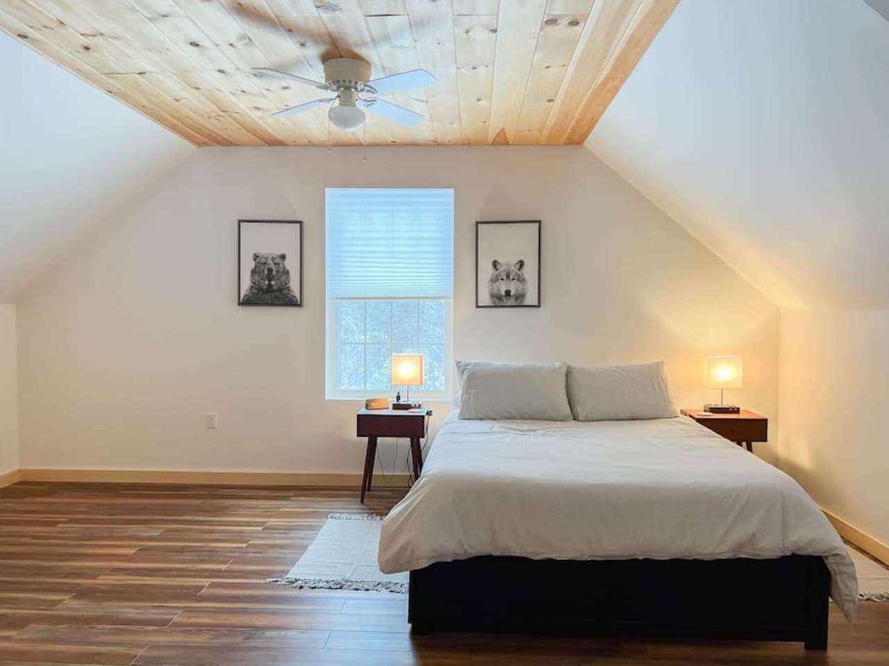 Queen loft + Trundle single and attached half bathroom