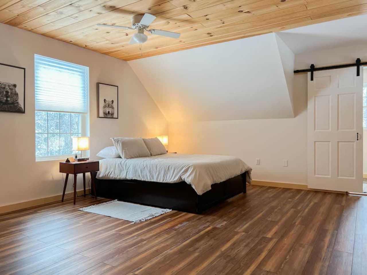 Queen loft + Trundle single and attached half bathroom