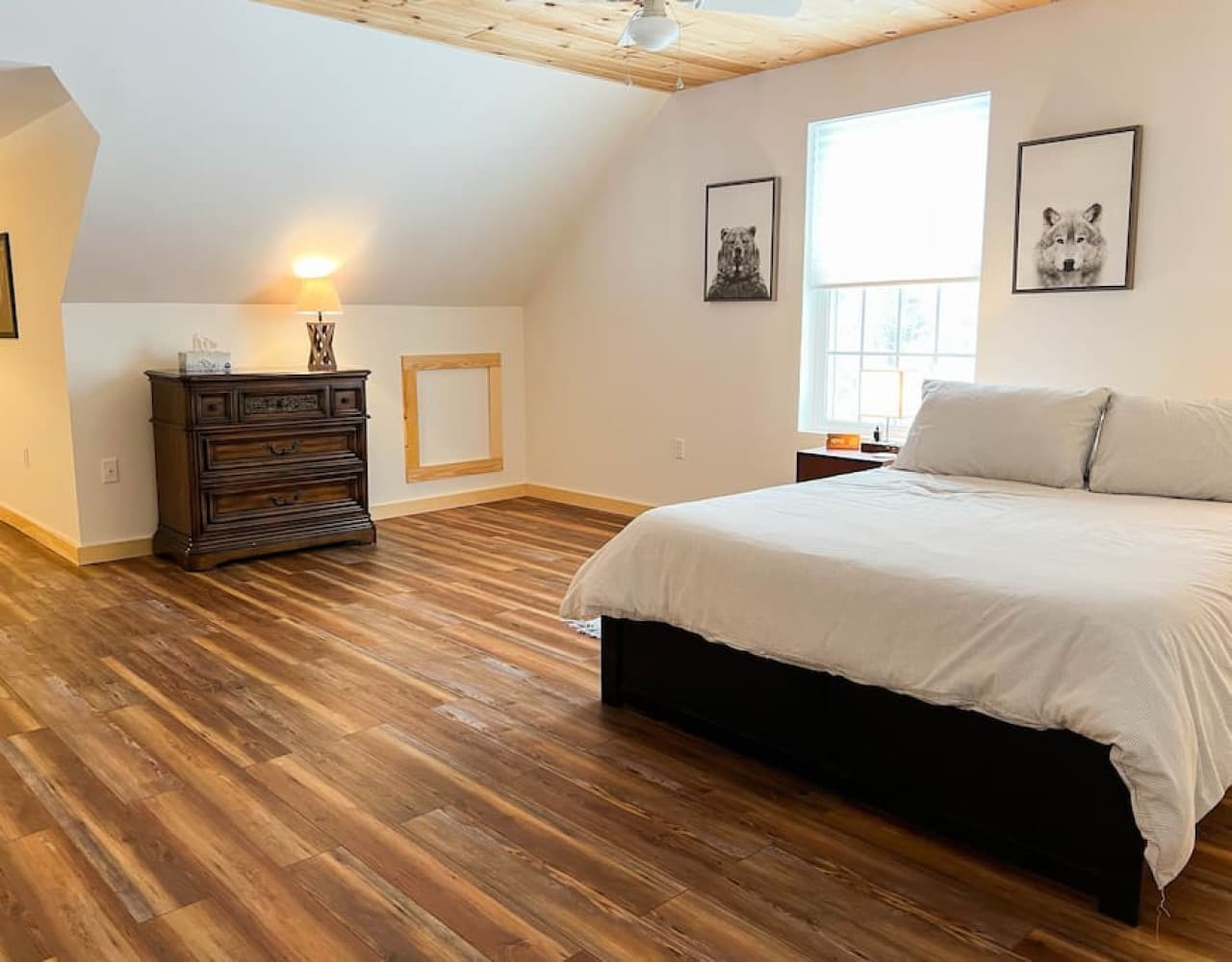 Queen loft + Trundle single and attached half bathroom