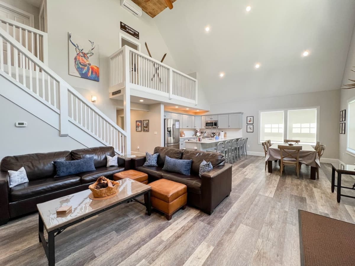 Luxe Mountain Home River, Cranmore and Downtown