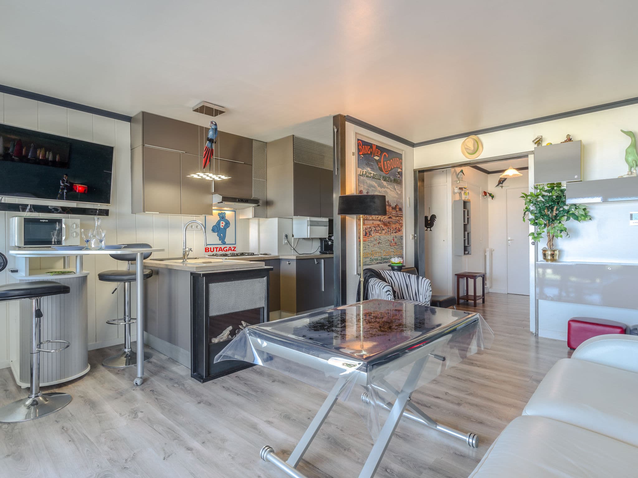 Kitchen / Dining Room