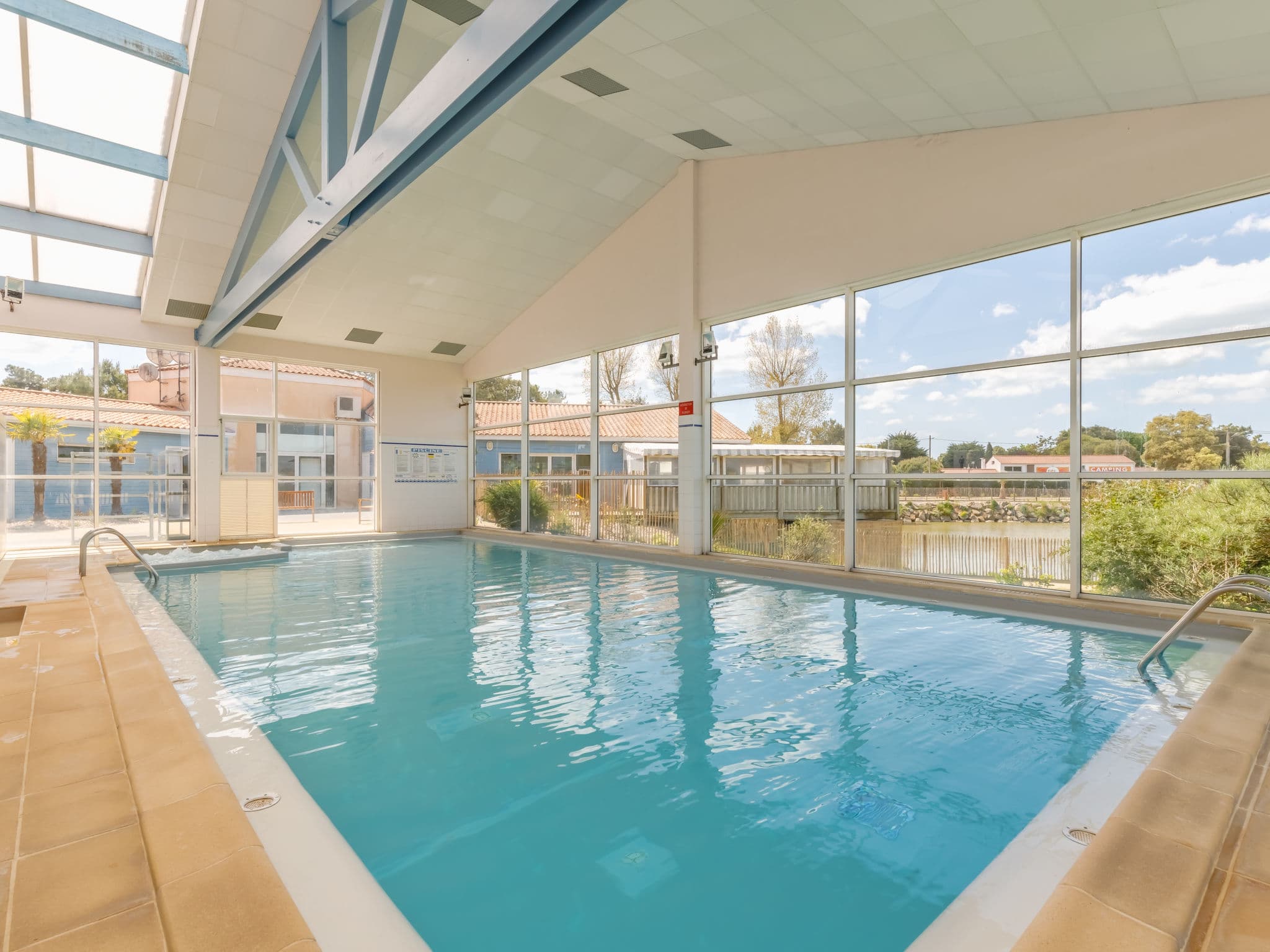 Pool Indoor