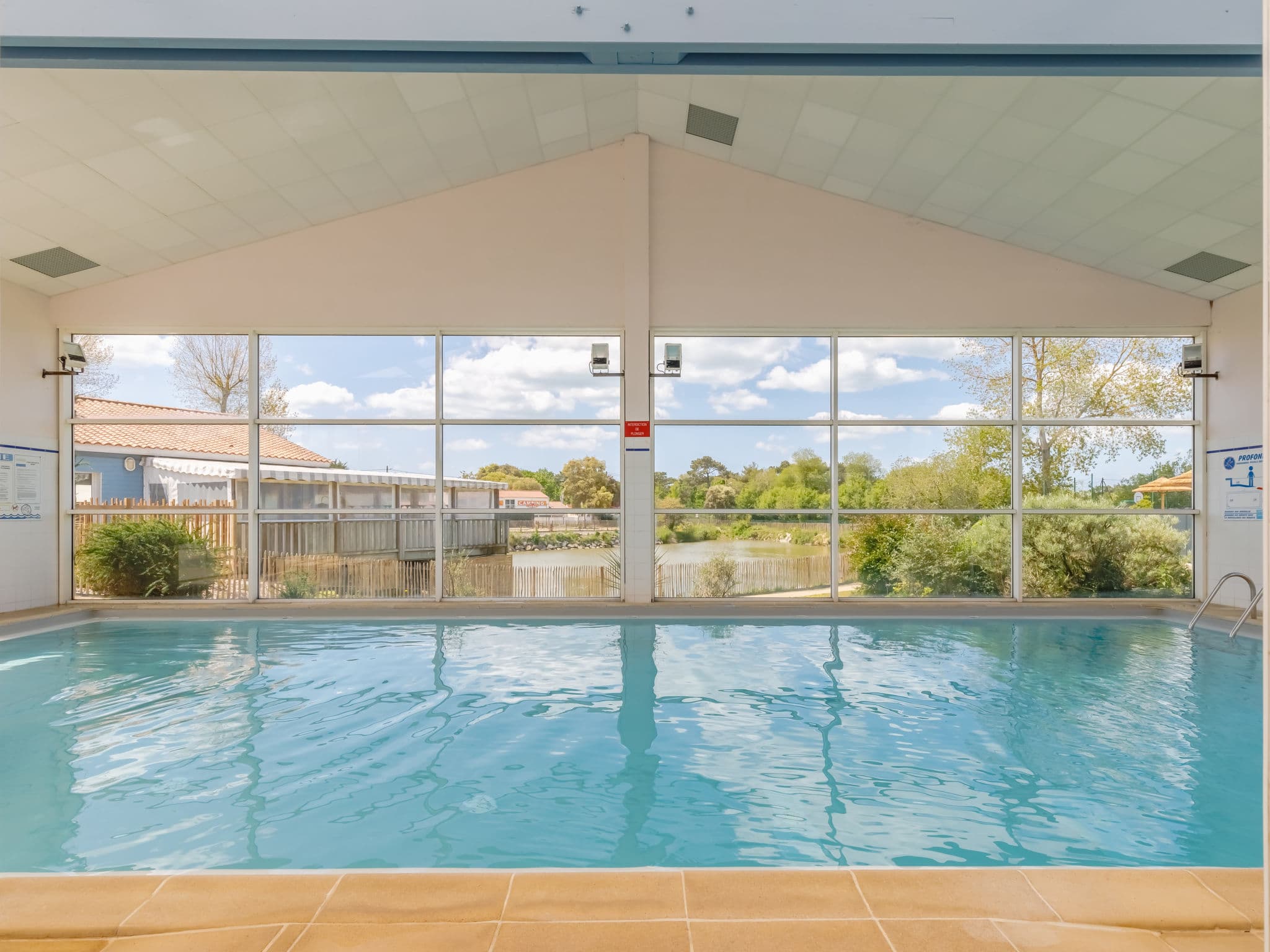 Pool Indoor