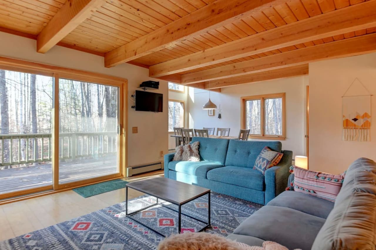 Bright and spacious first floor and outdoor deck