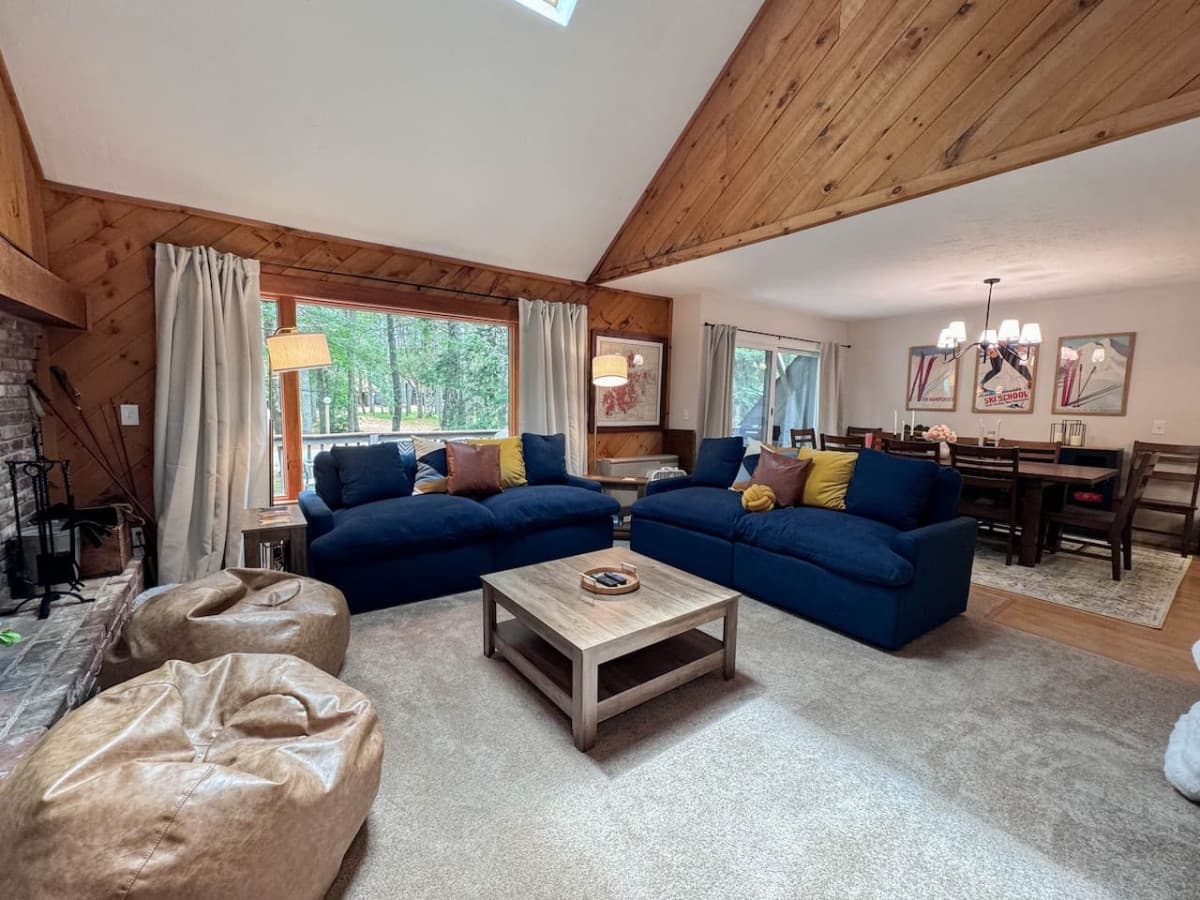 Pine Top Lodge | Spacious Family Home with a Pool!