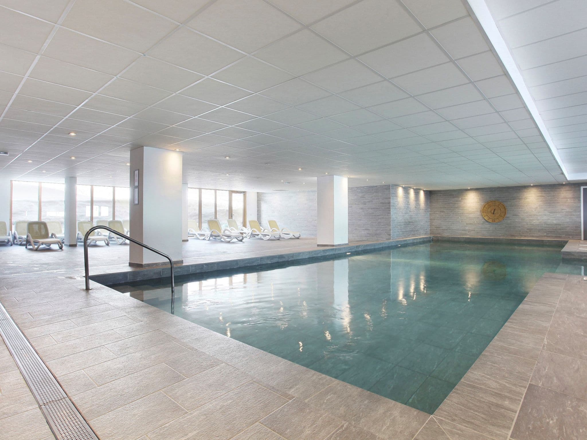 Pool Indoor