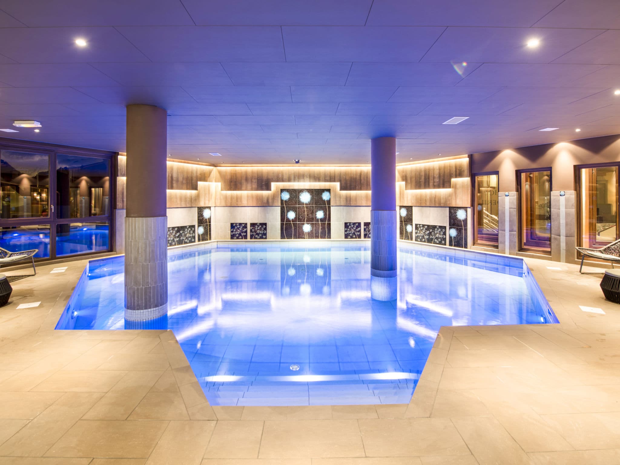 Pool Indoor
