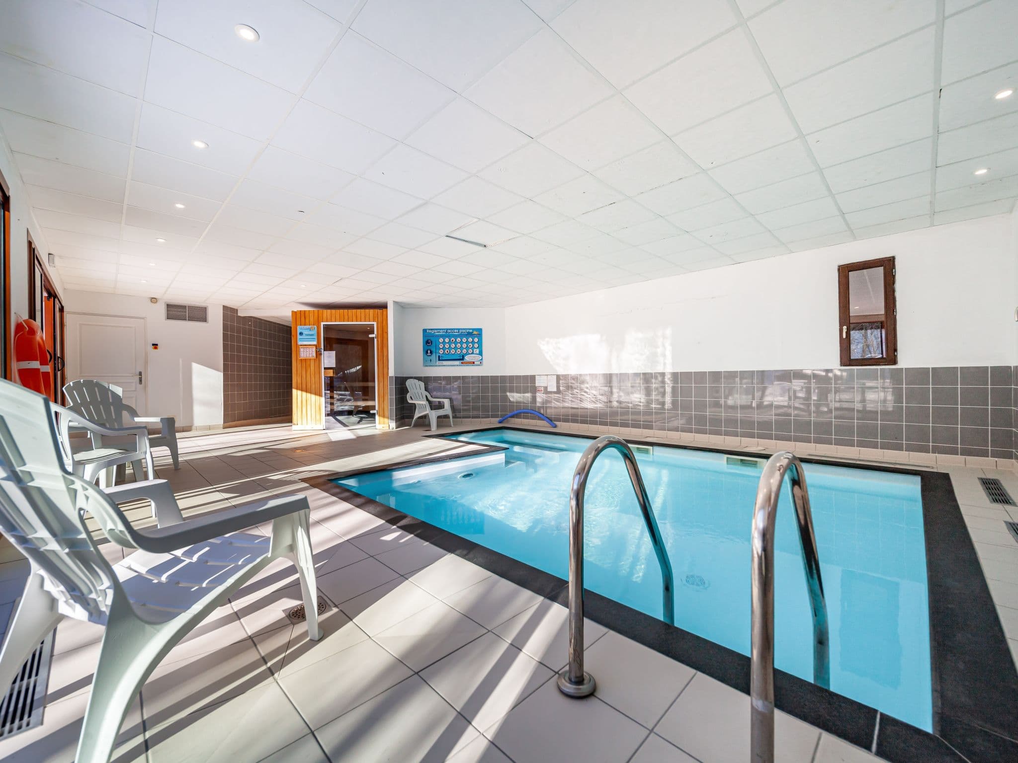 Pool Indoor