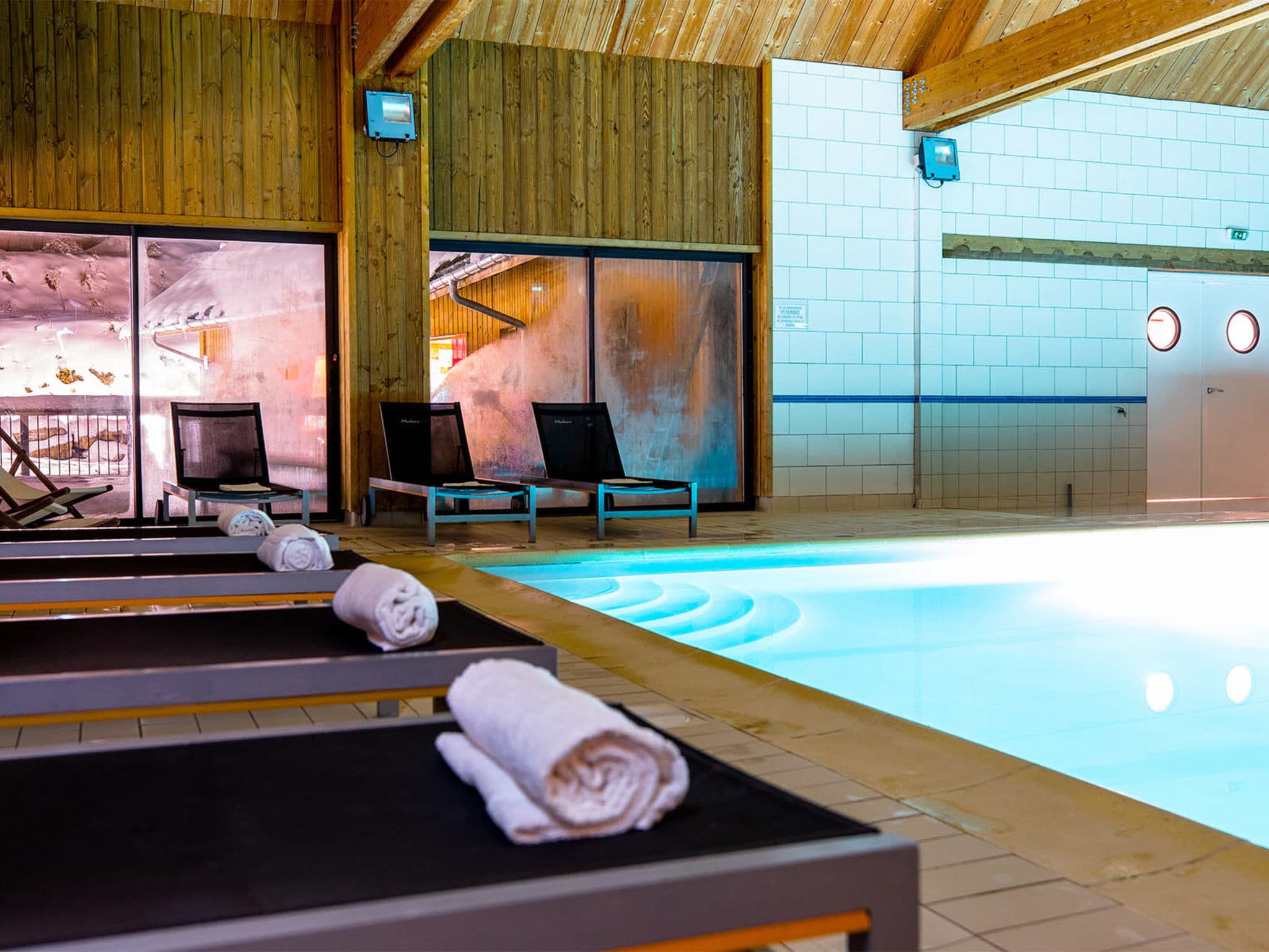 Pool Indoor
