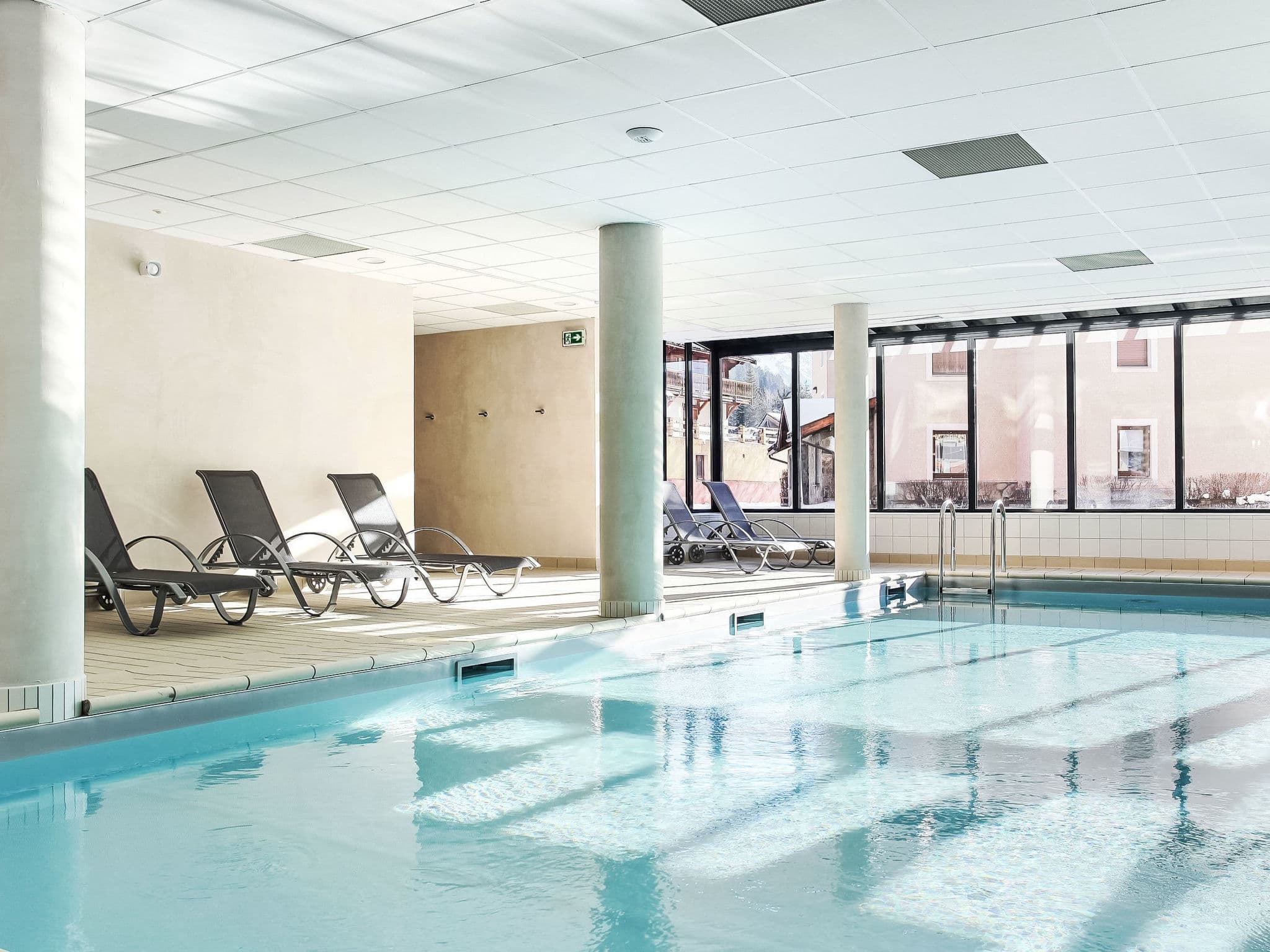 Pool Indoor