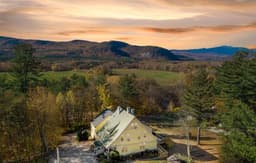North Conway Getaway | Hot Tub, Pool & Sleeps 25!