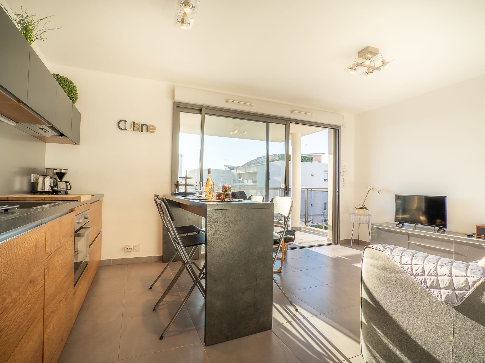 Kitchen / Dining Room