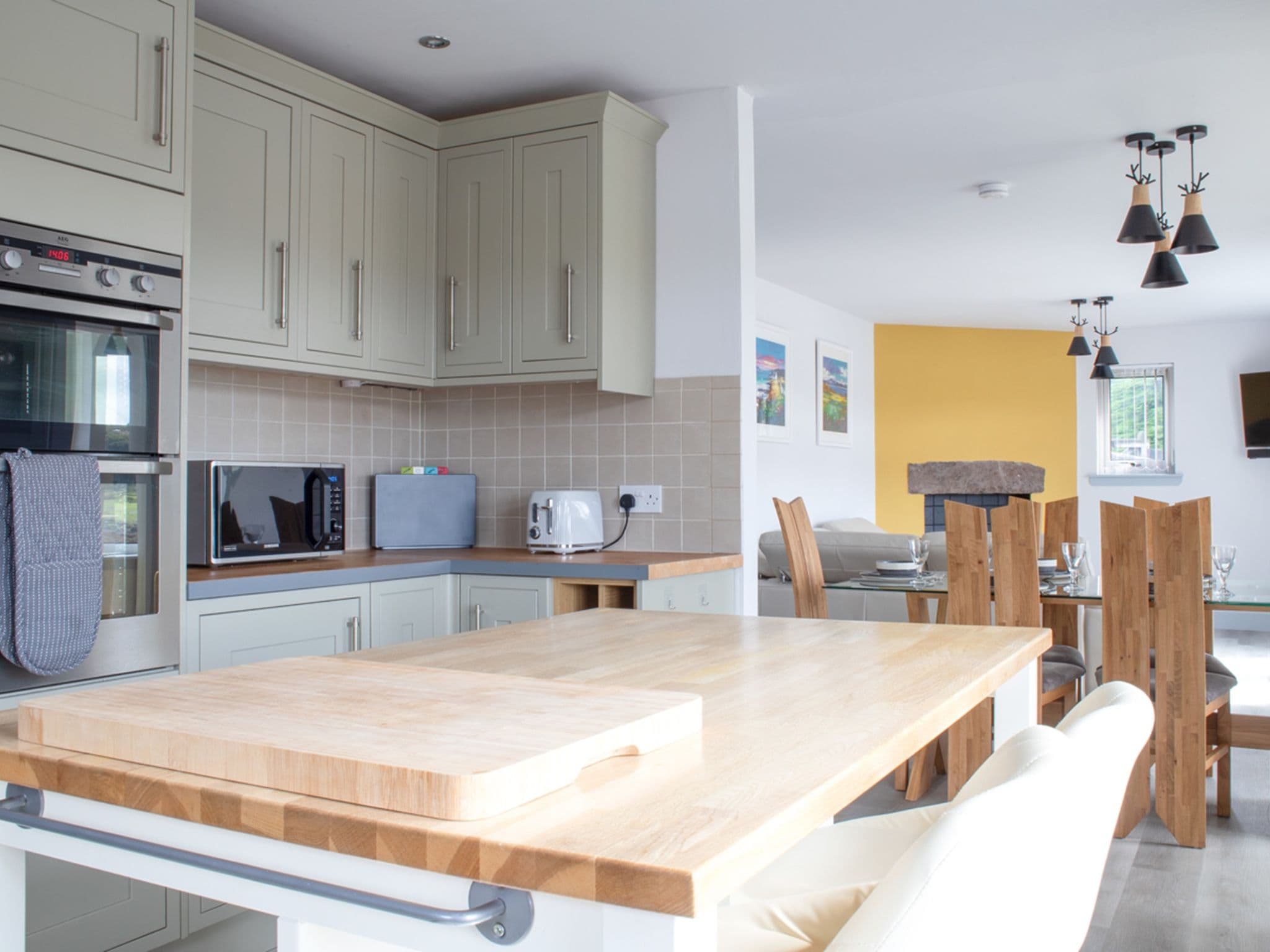 Kitchen / Dining Room