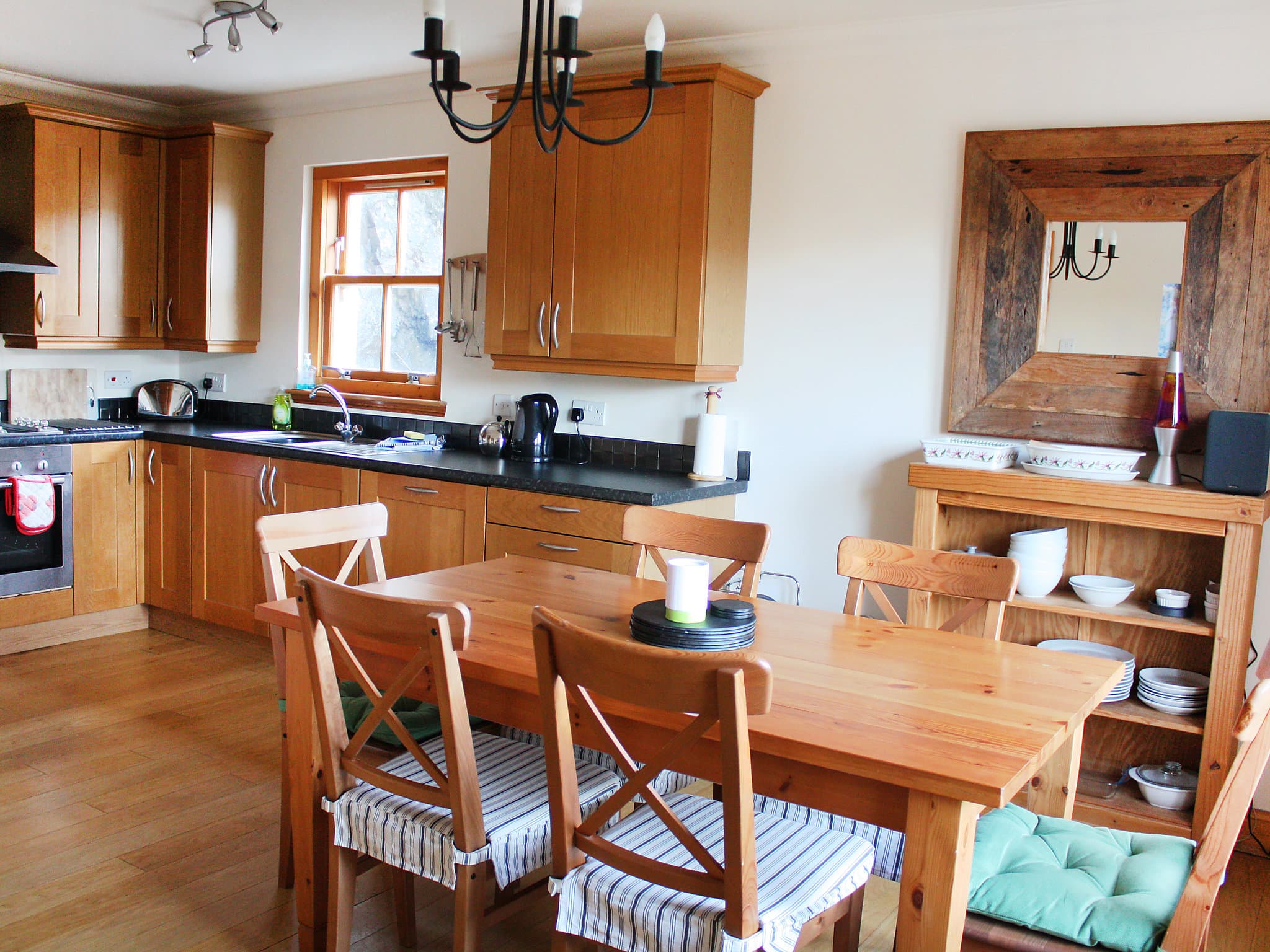 Kitchen / Dining Room