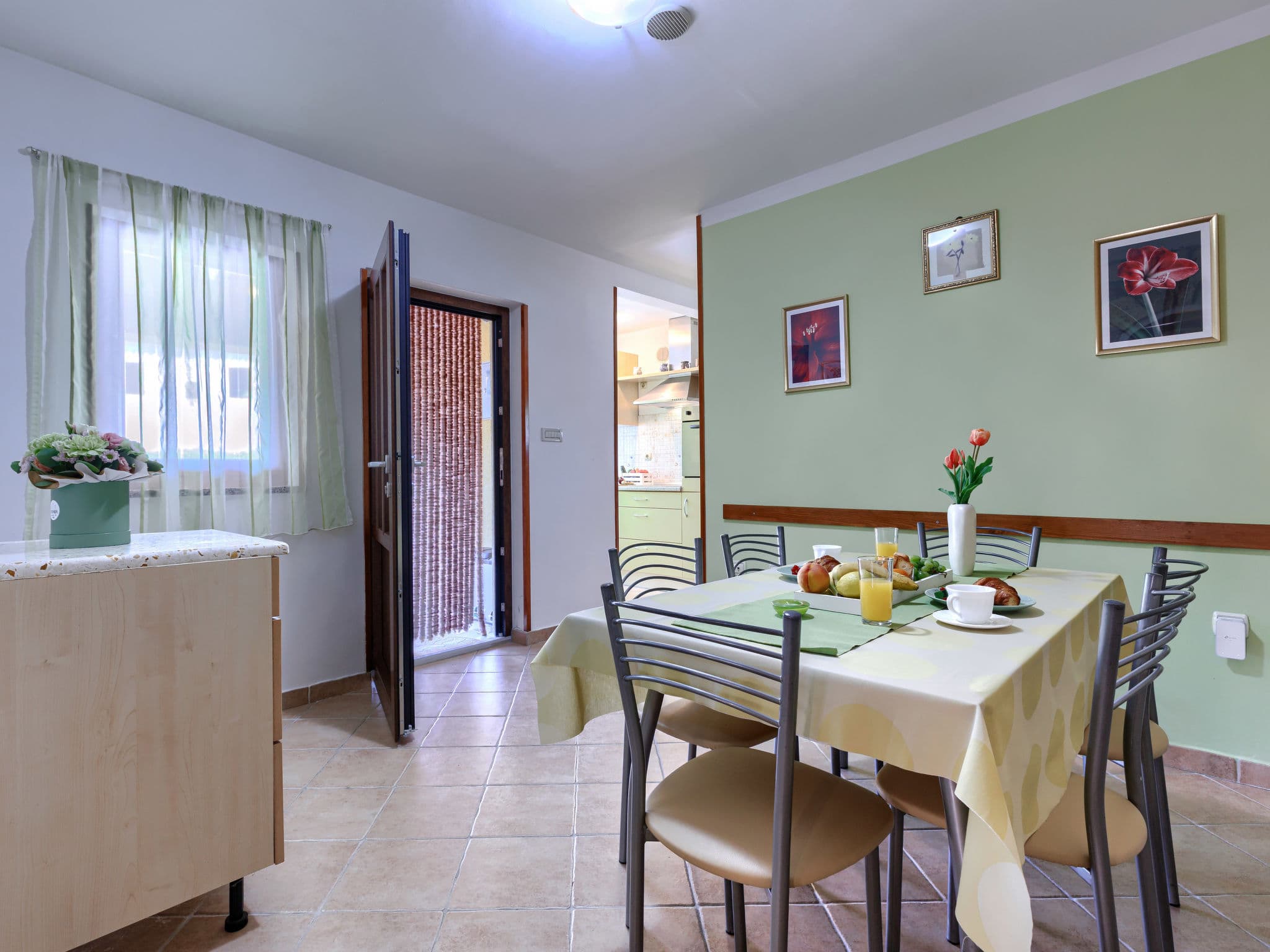 Kitchen / Dining Room