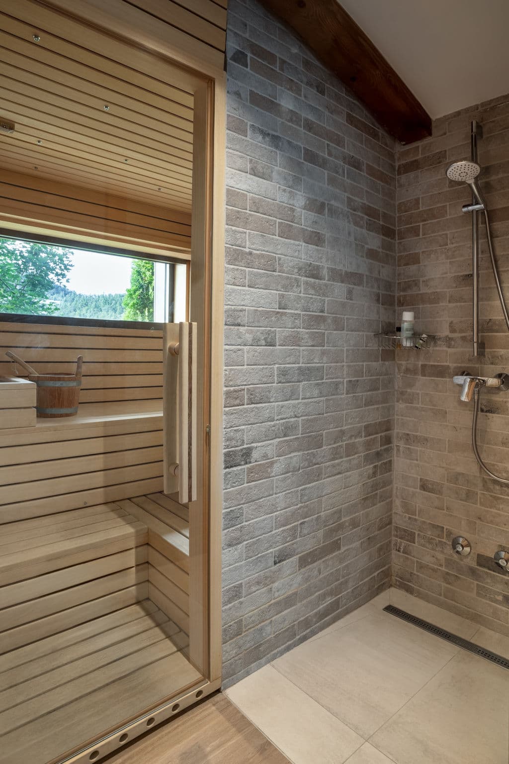 Bathroom / Wellness