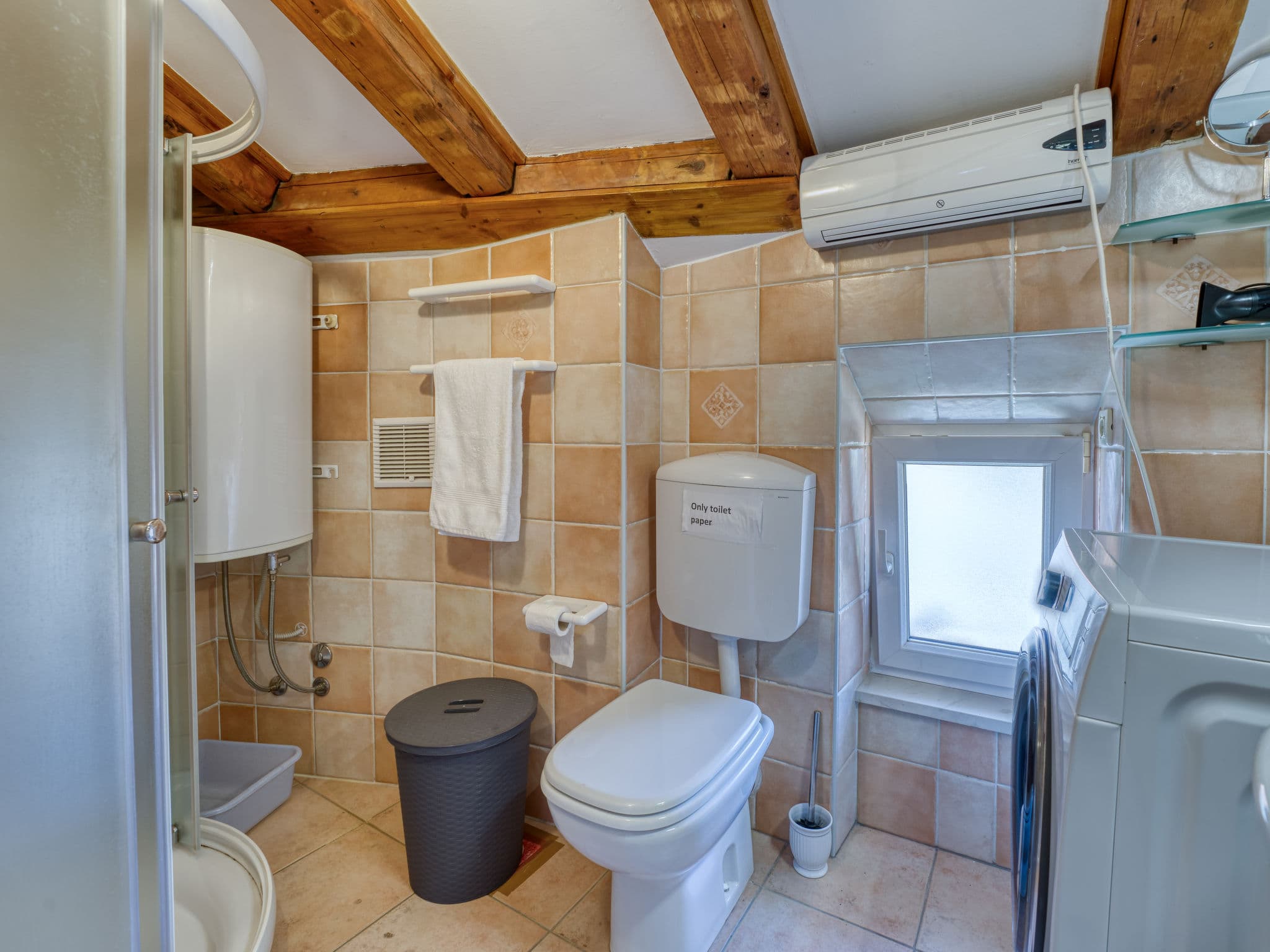 Bathroom / Wellness