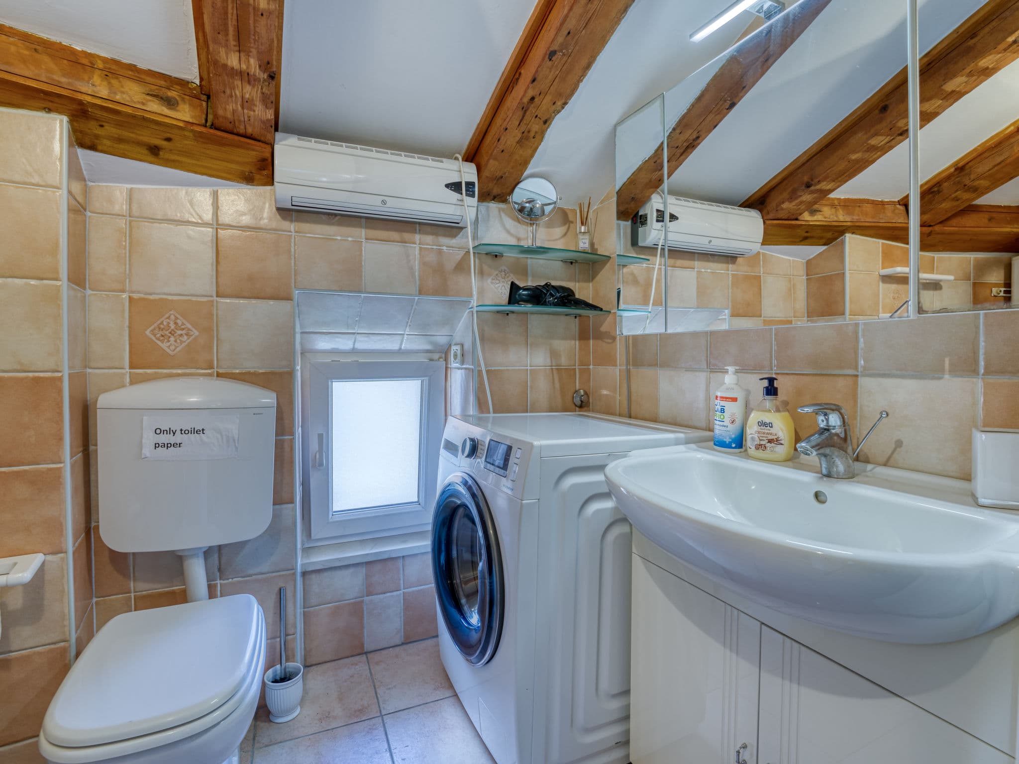 Bathroom / Wellness