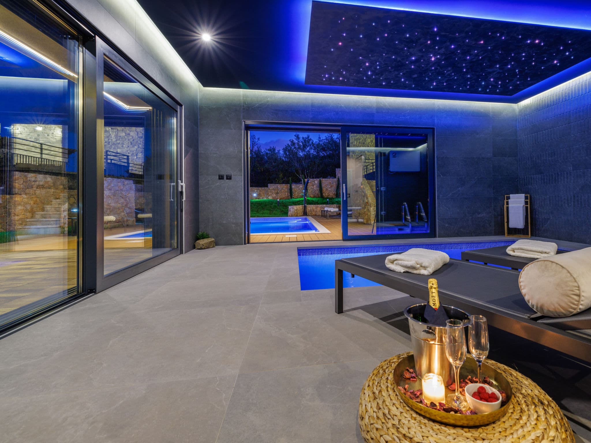 Pool Indoor