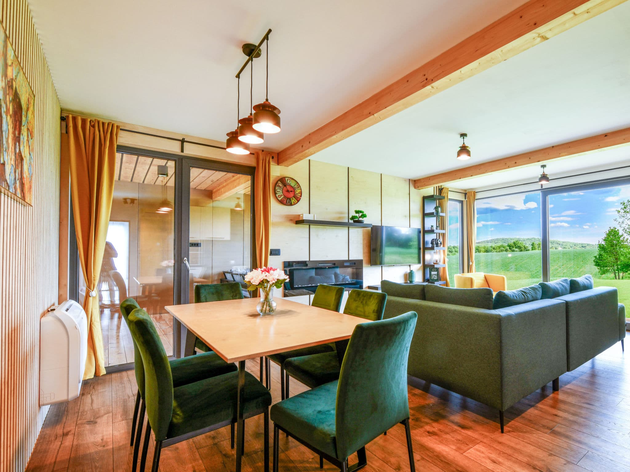 Kitchen / Dining Room