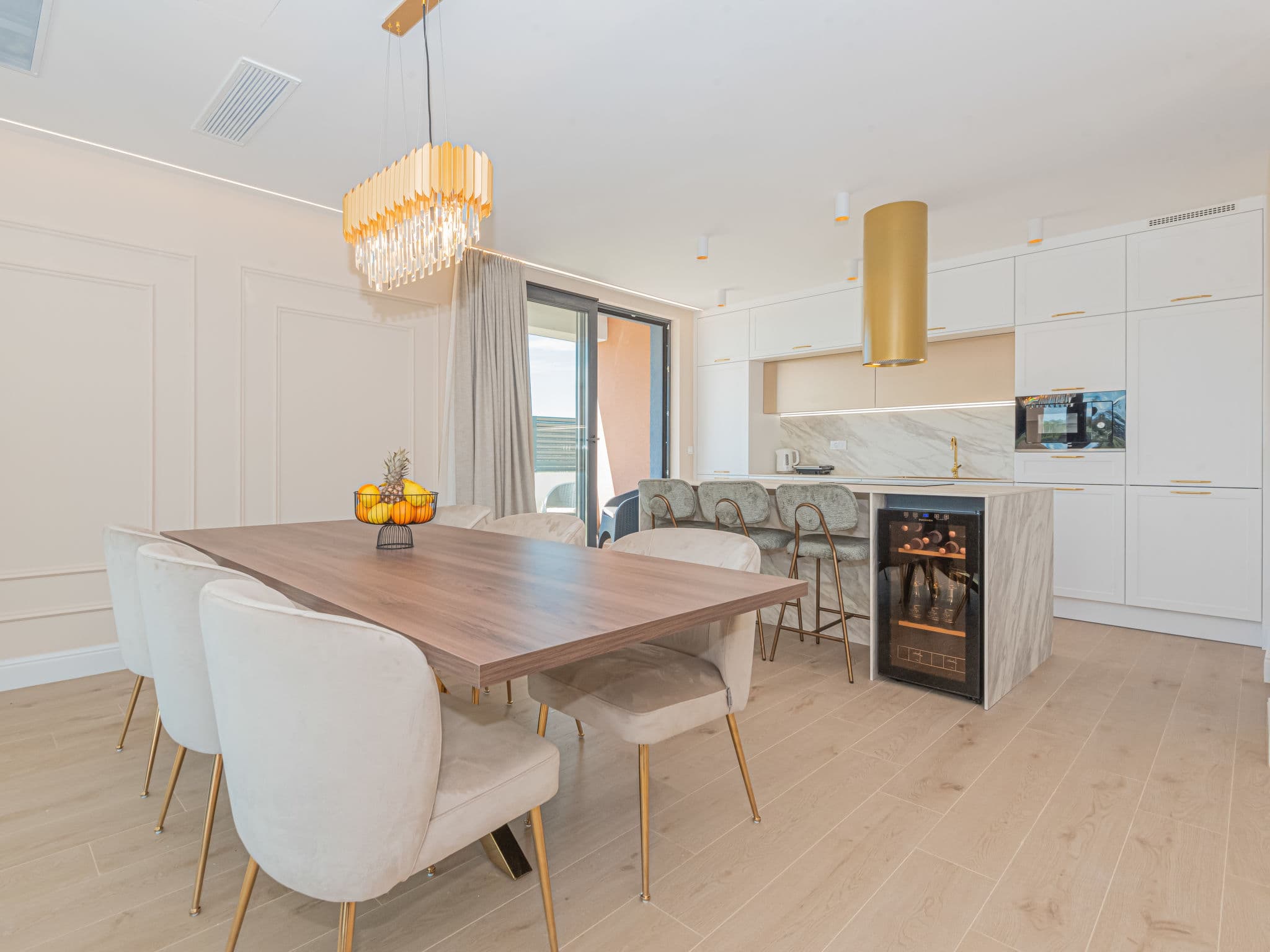 Kitchen / Dining Room