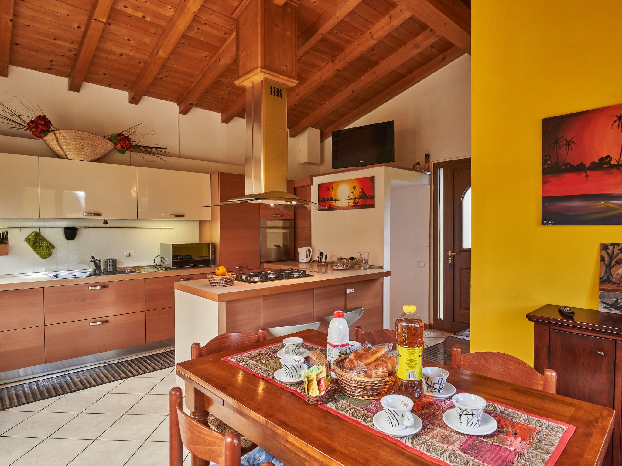 Kitchen / Dining Room