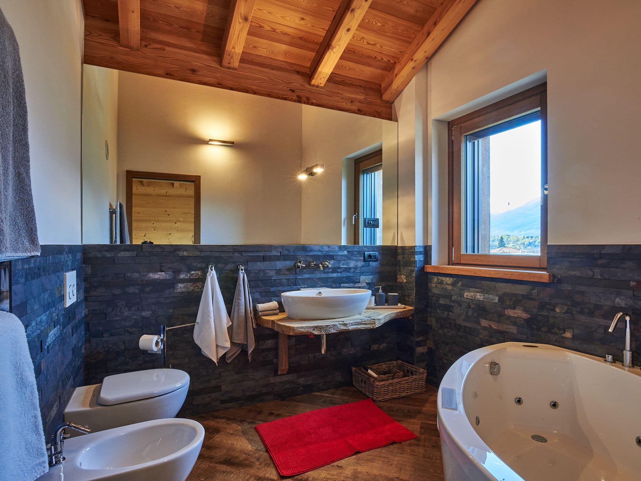 Bathroom / Wellness