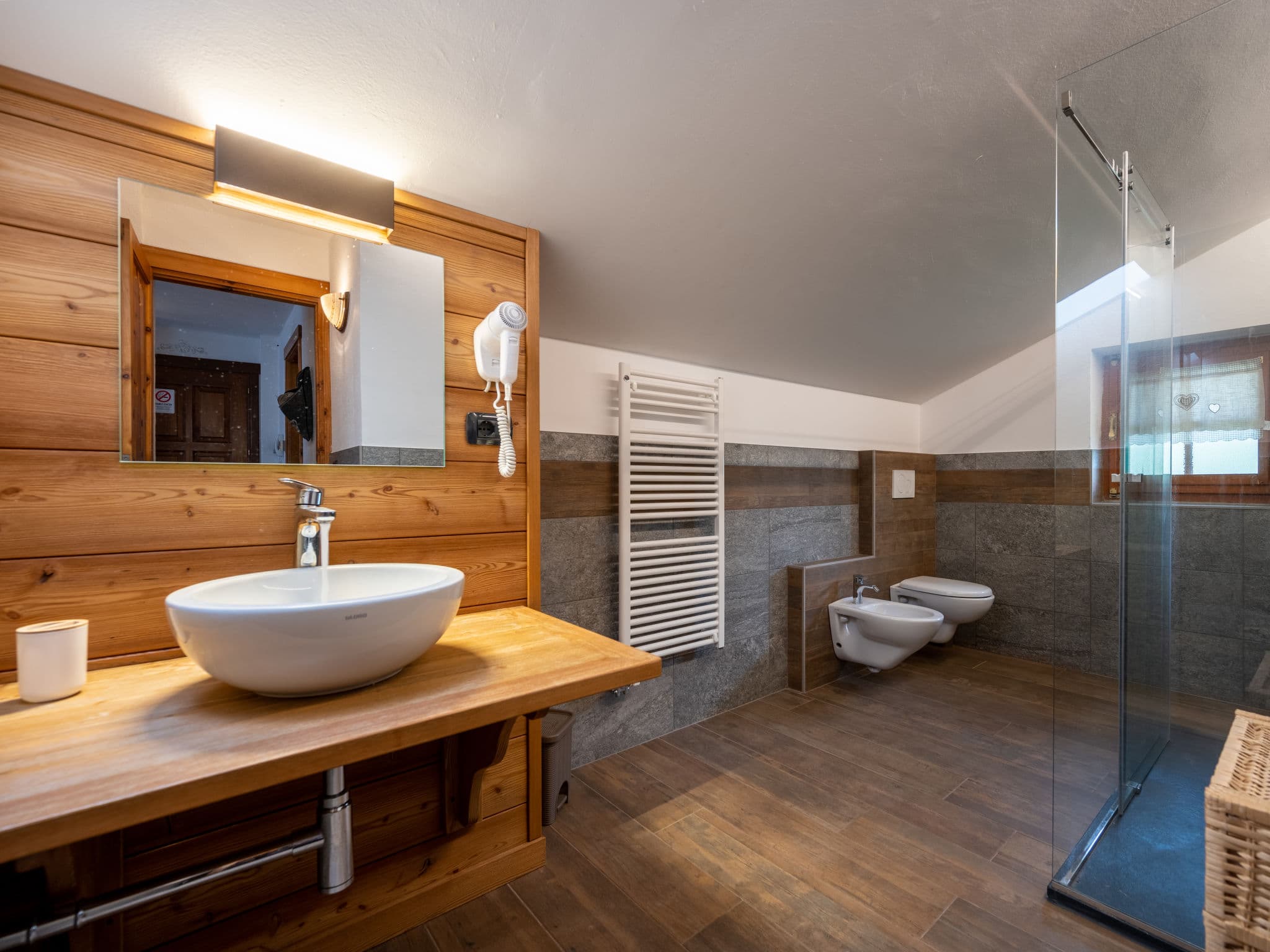 Bathroom / Wellness