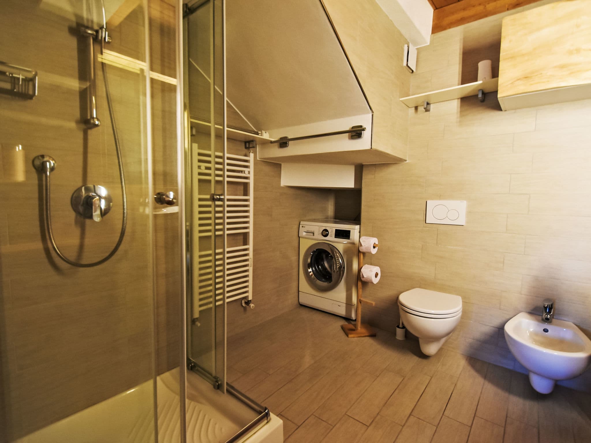 Bathroom / Wellness