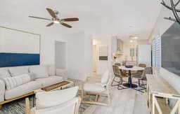 Fresh 2-bedroom Condo in the Heart of Old Naples