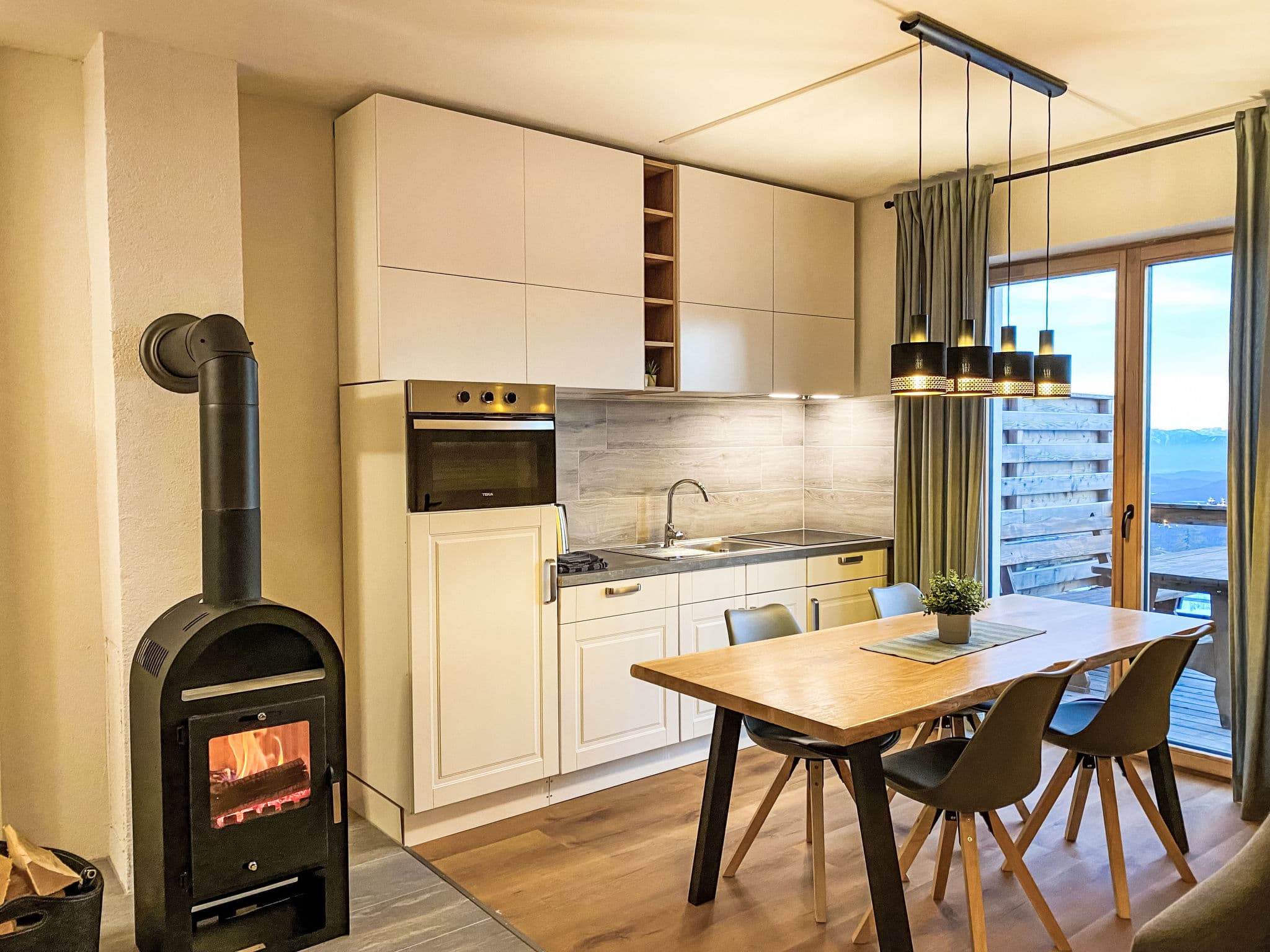 Kitchen / Dining Room