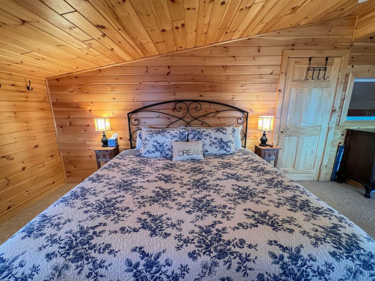 Queen room #1