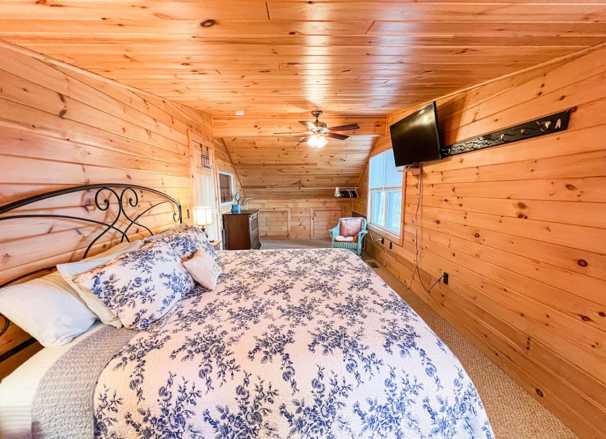 Queen room #1