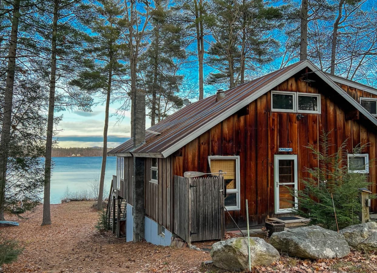 Tucked away private lakehouse