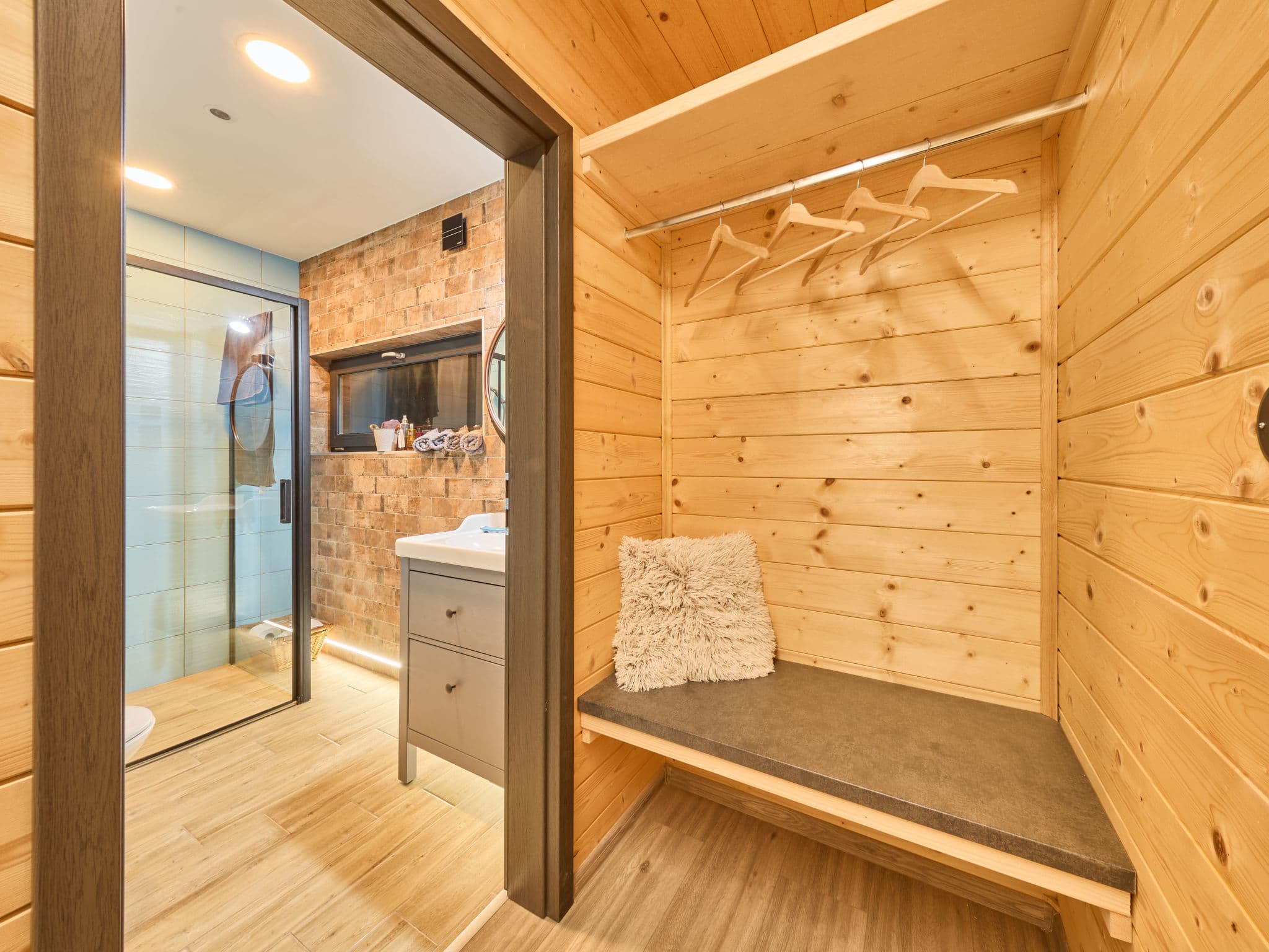 Bathroom / Wellness
