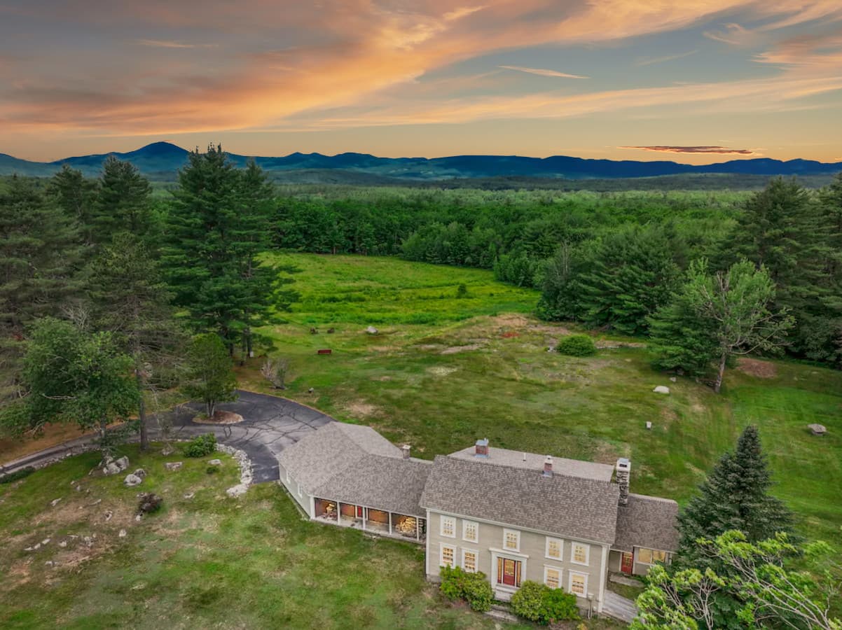 October Farm | 1810 Farmhouse set on 30+ Acres