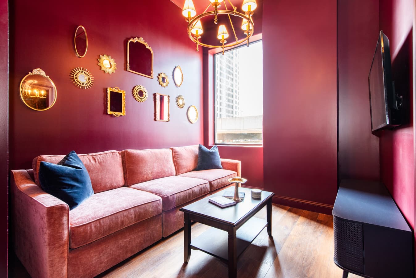 Hollyhock Suite 508: 2 beds/1 bath