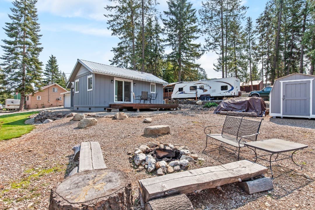 WATER & WOODS ADVENTURE / PETS WELCOME /SLEEPS 8