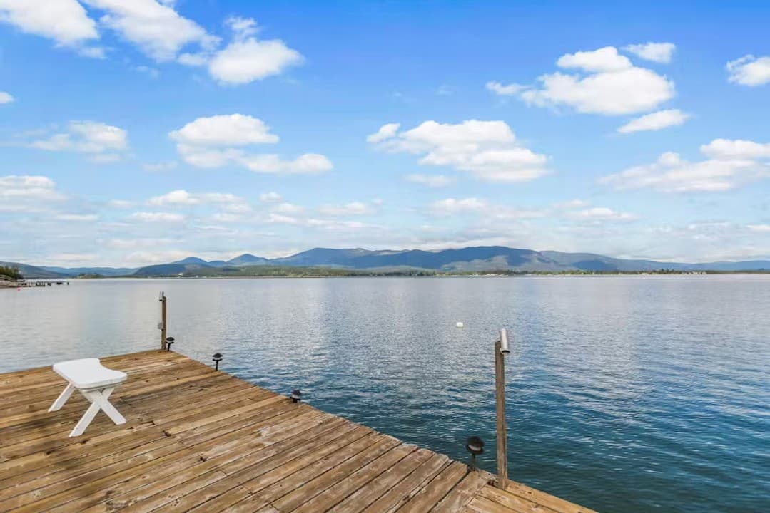Waterfront Cabin on Lake Pend Oreille with dock!