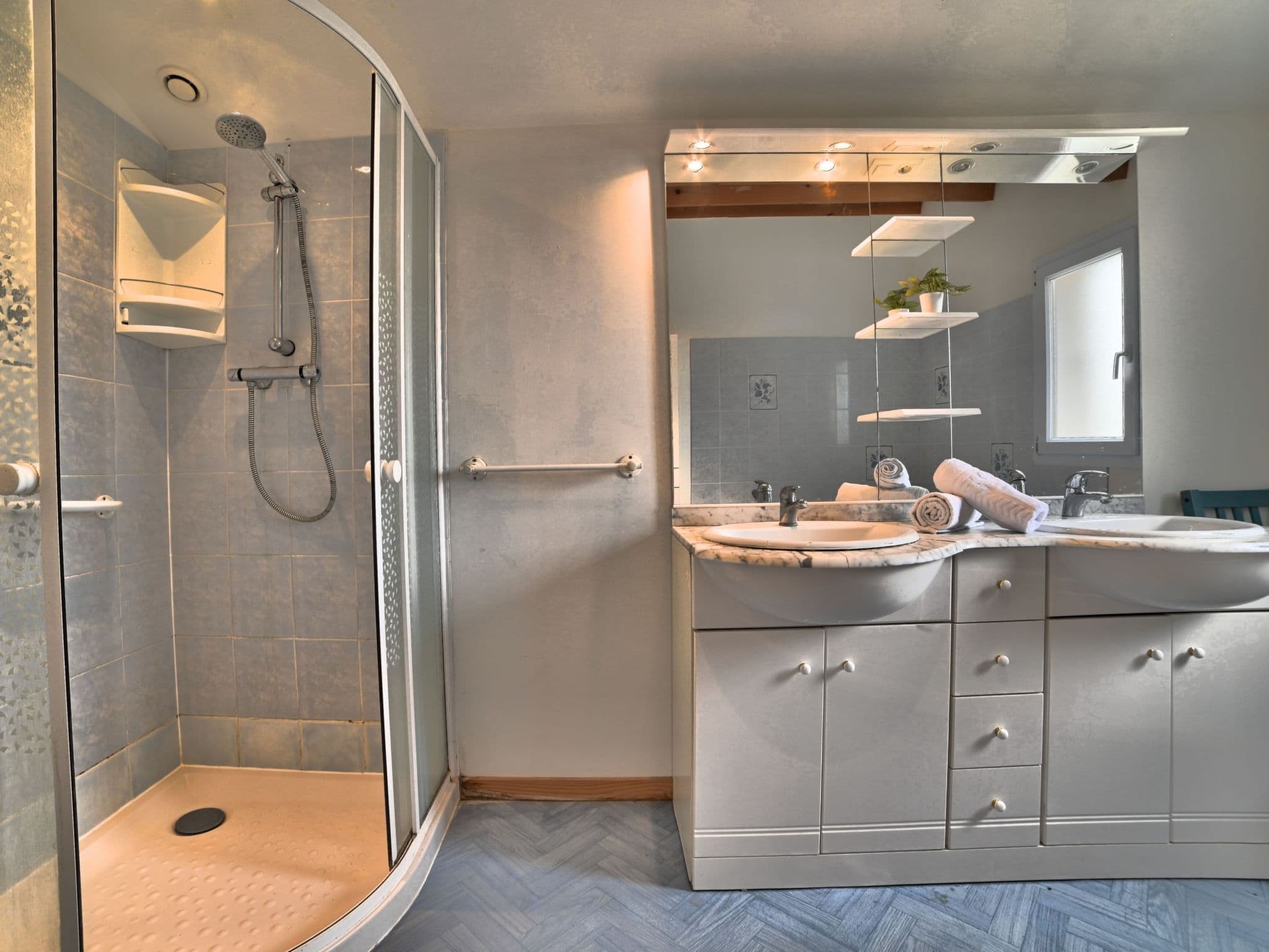 Bathroom / Wellness