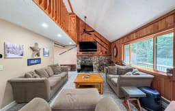 Woodland Hideaway | Pool, Spacious, Walk to River
