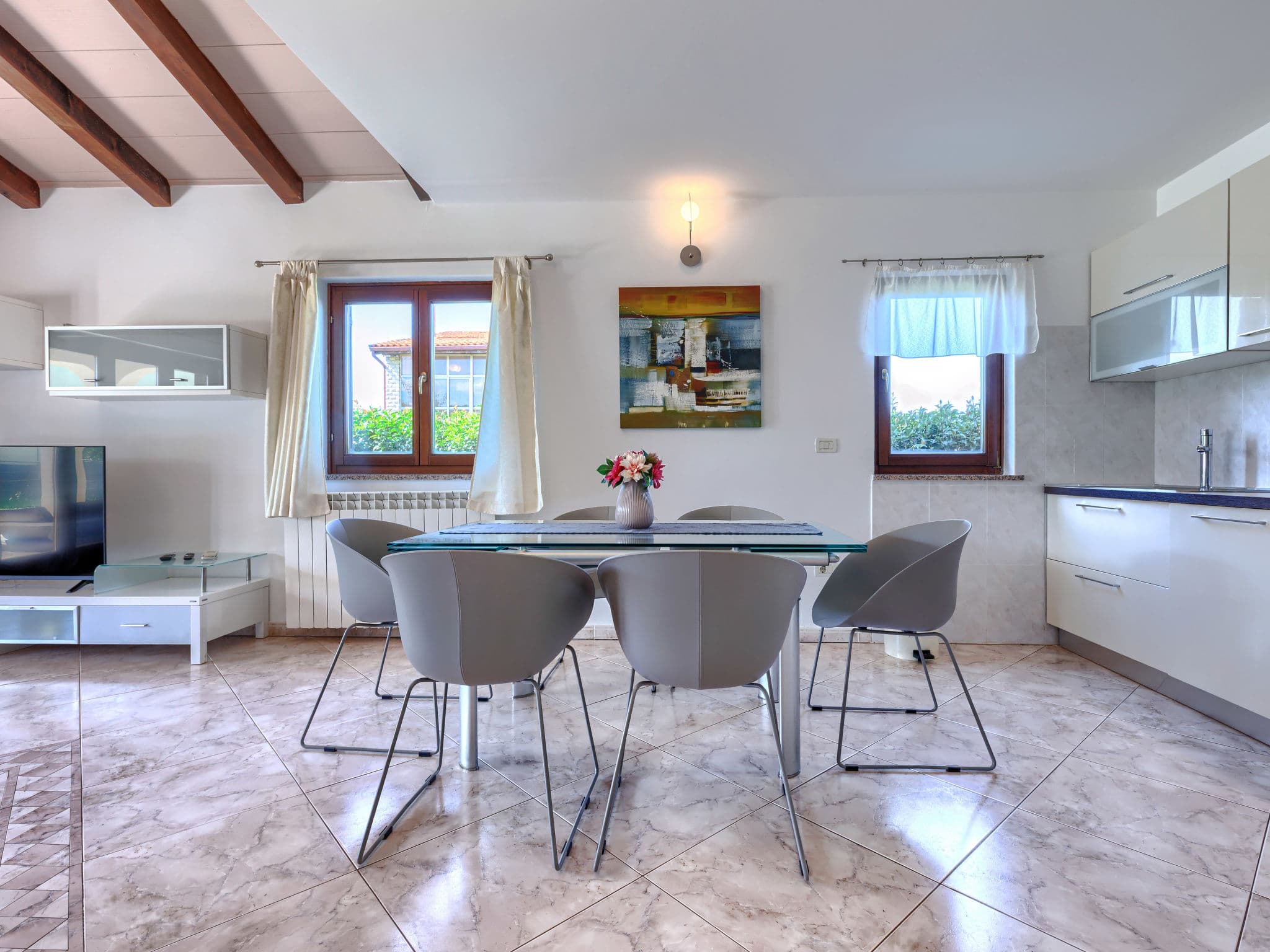 Kitchen / Dining Room