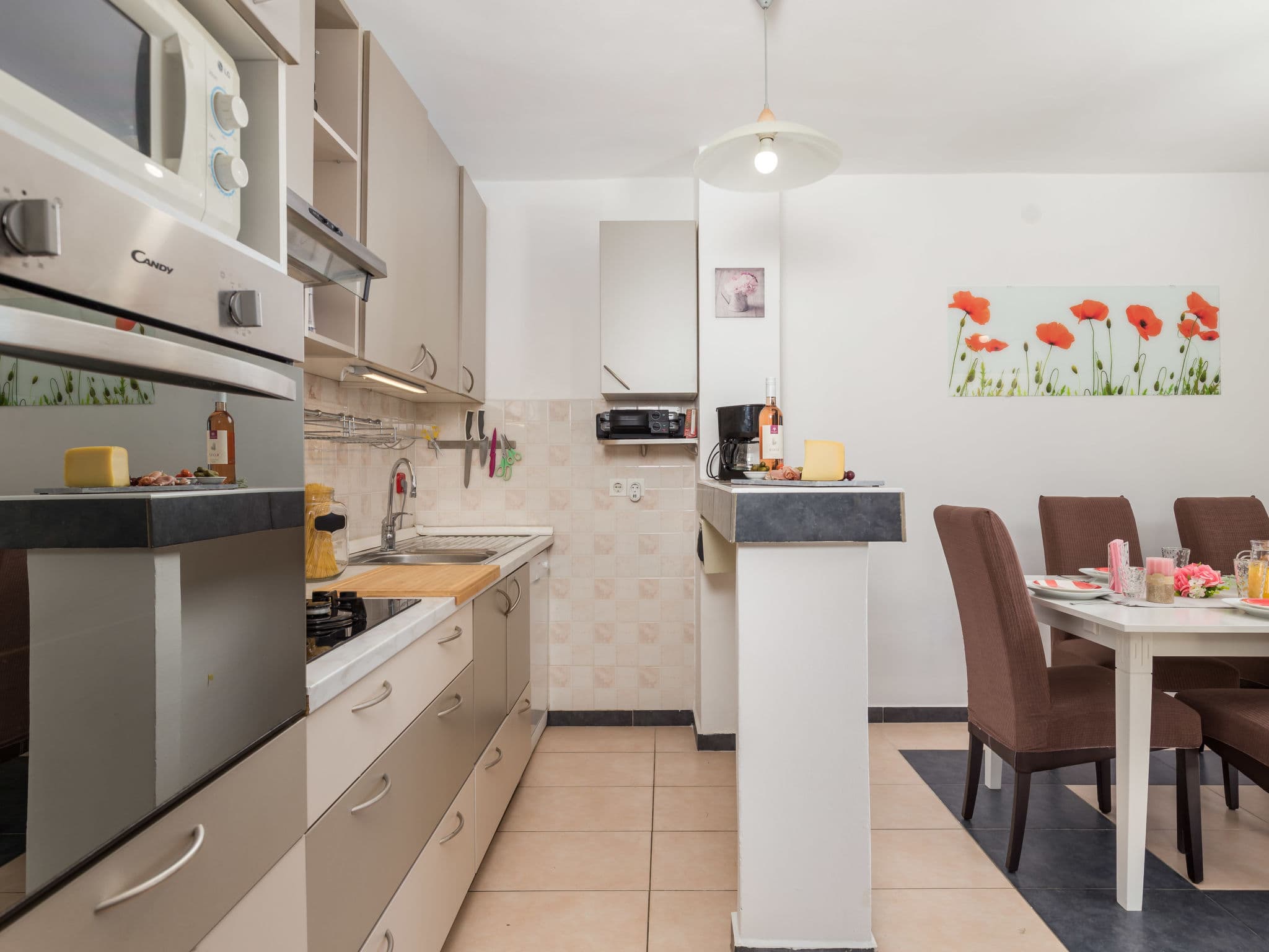 Kitchen / Dining Room
