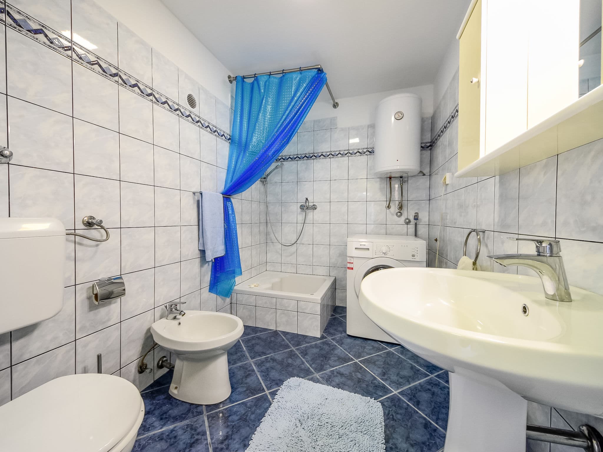 Bathroom / Wellness