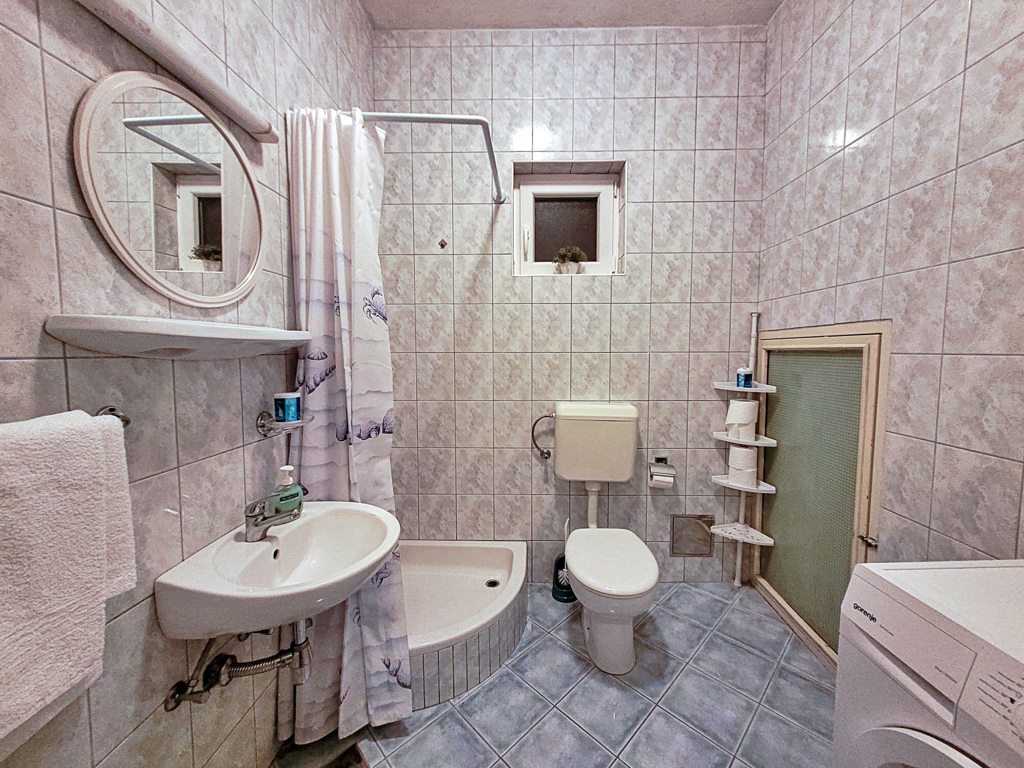 Bathroom / Wellness